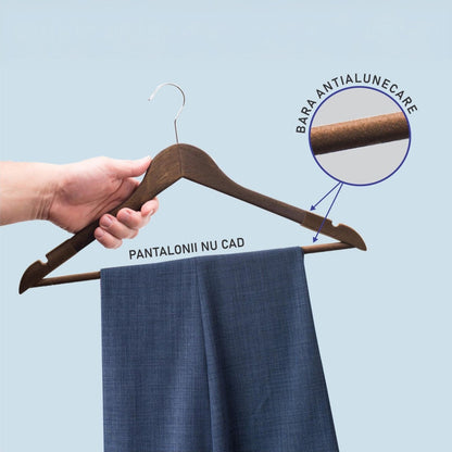 Umeraș din lemn cu finisaj vintage,bară pentru pantaloni și margini de catifea - pentru haine delicate - HUMERO