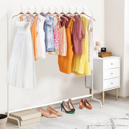 Umeraș din lemn natur cu margini din cauciuc anti - alunecare - ideal pentru cămăși, bluze, tricouri și rochii - HUMERO