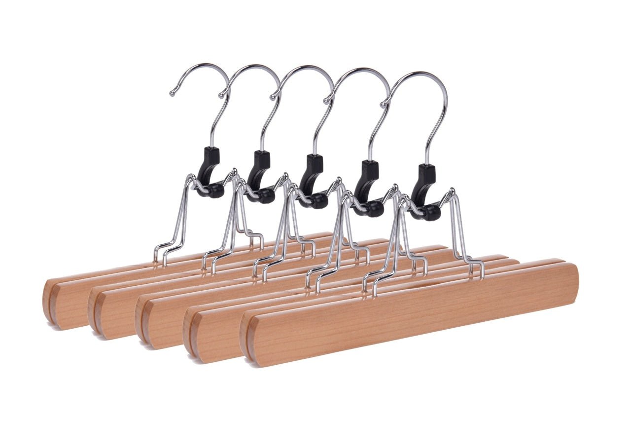 Umeraș pentru pantaloni FlikFlak din lemn natur cu elemente metalice - ideal pentru pantaloni și fuste - HUMERO