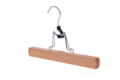 Umeraș pentru pantaloni FlikFlak din lemn natur cu elemente metalice - ideal pentru pantaloni și fuste - HUMERO